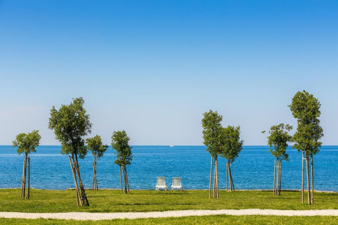 Eurocamp Mobile Homes At Fkk Naturist Campsite Ulika Porec Exterior photo